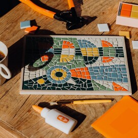 Djeco Atelier 73 – Abstract Bird Mosaic Art Kit