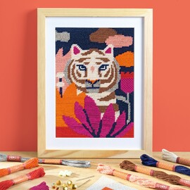 Djeco Atelier 64 – Tiger Needlepoint Kit