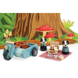 Tender Leaf Toys Badger Picnic Motorbike Ride