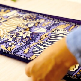 Djeco Atelier 10 - Tiger Silk Scarf Painting Kit