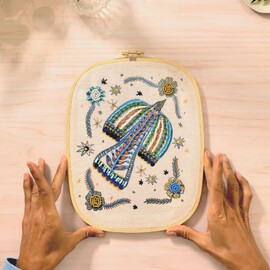 Djeco Atelier 59 – Bird Beadwork Embroidery Kit