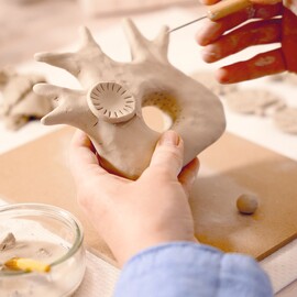 Djeco Atelier 85 – Coral Clay Modelling Kit