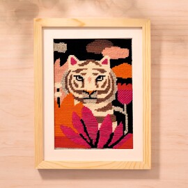 Djeco Atelier 64 – Tiger Needlepoint Kit