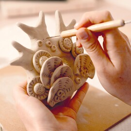 Djeco Atelier 85 – Coral Clay Modelling Kit