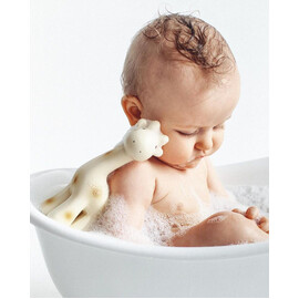 Tikiri Giraffe Rubber Teether Rattle & Bath Toy in Retail Box