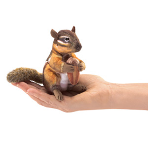 ChipmunkandAccorn, Finger (3)