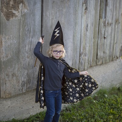 Buy Great Pretenders Reversible Wizard Cape & Hat, Size 4-6 wholesale at Kaleidoscope Australasia Pty Ltd